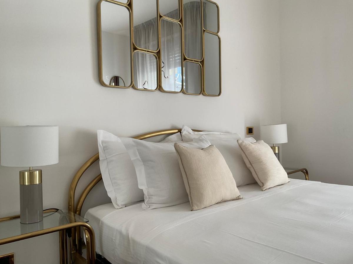 Tito Livio Deluxe Accommodation Padova Exterior photo